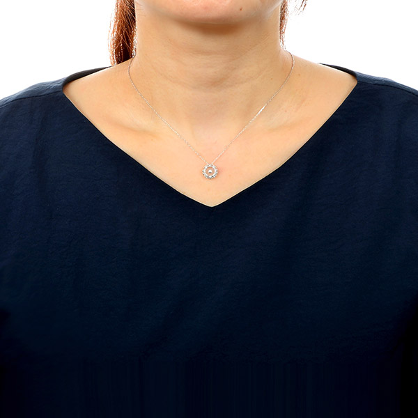 ホワイトゴールドネックレス