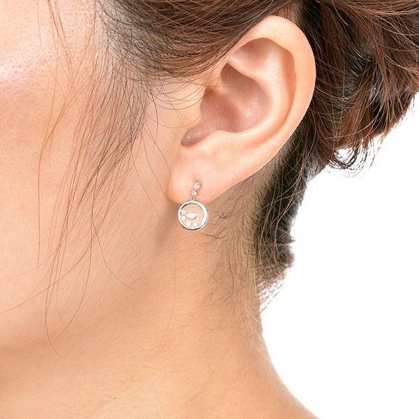 ホワイトゴールドピアス