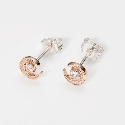 シルバースタッドピアス