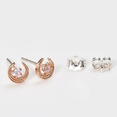 シルバースタッドピアス