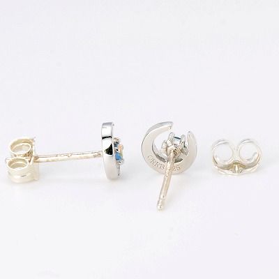 シルバースタッドピアス