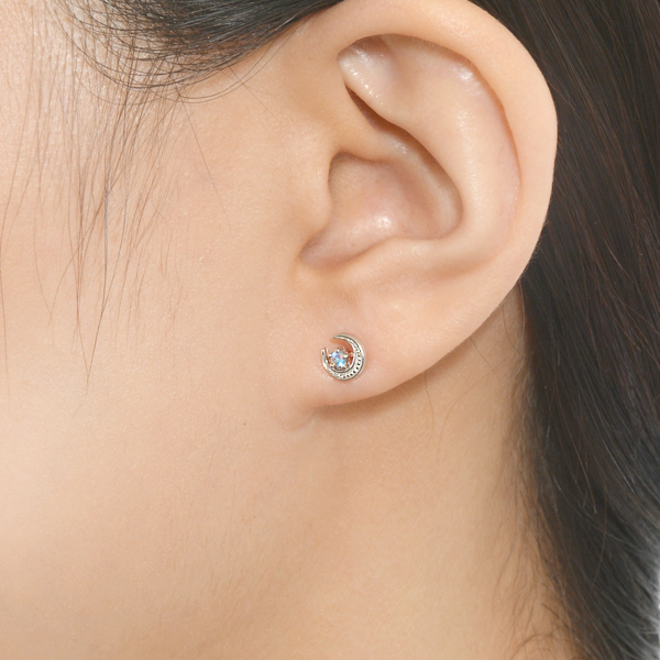 シルバースタッドピアス