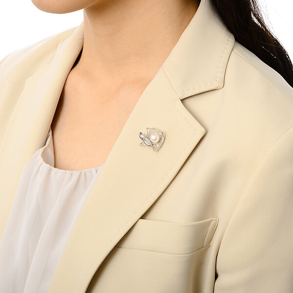 シルバーブローチ