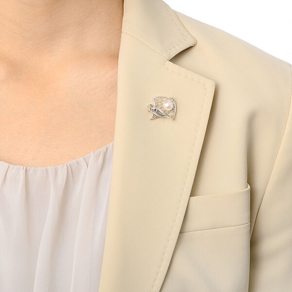 シルバーブローチ