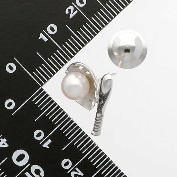 シルバーブローチ