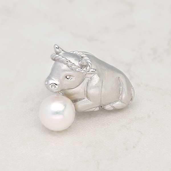 シルバーブローチ