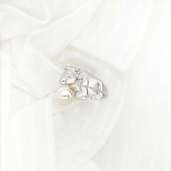 シルバーブローチ