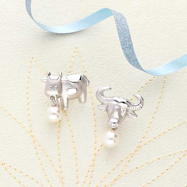 シルバーブローチ