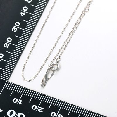 ホワイトゴールドネックレス