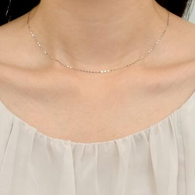 ホワイトゴールドネックレス