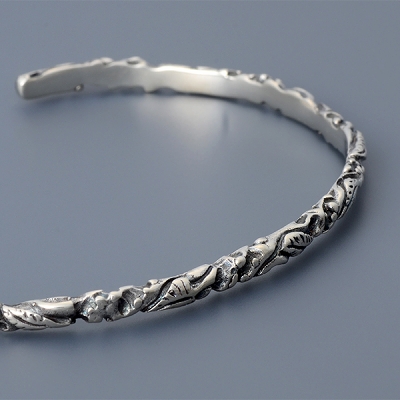 シルバーバングル