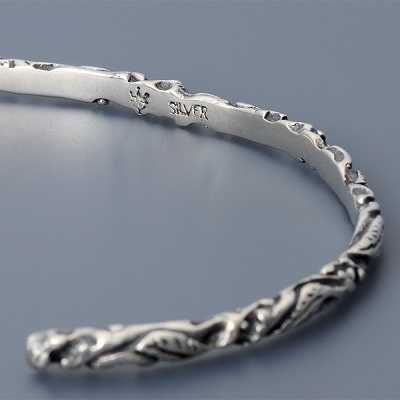 シルバーバングル