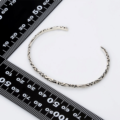 シルバーバングル