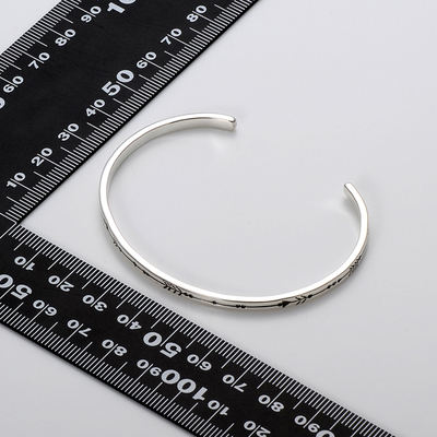 シルバーバングル