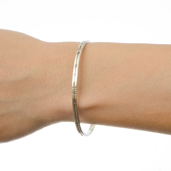 シルバーバングル