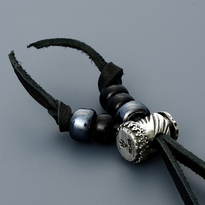 レザーコードネックレス