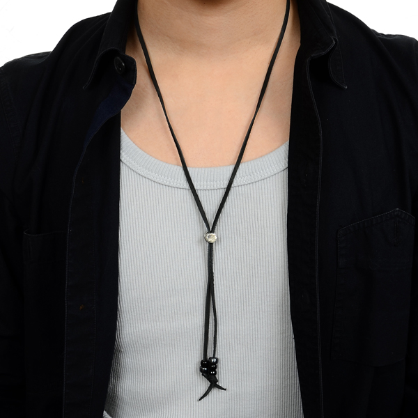 レザーコードネックレス