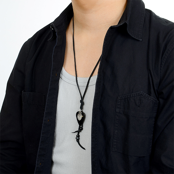 レザーネックレス