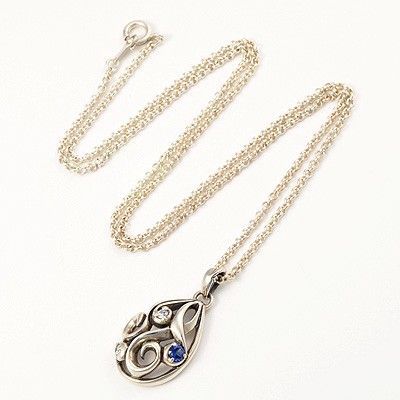 シルバーネックレス