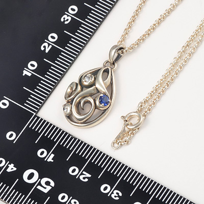 シルバーネックレス