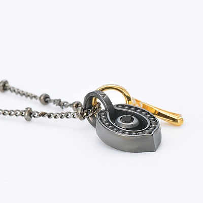 シルバーネックレス