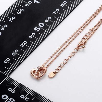 シルバーネックレス