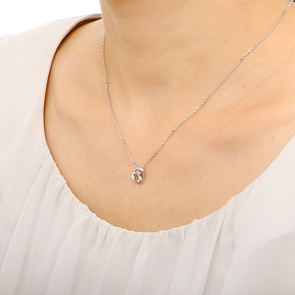 シルバーネックレス