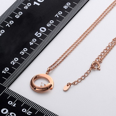 シルバーネックレス