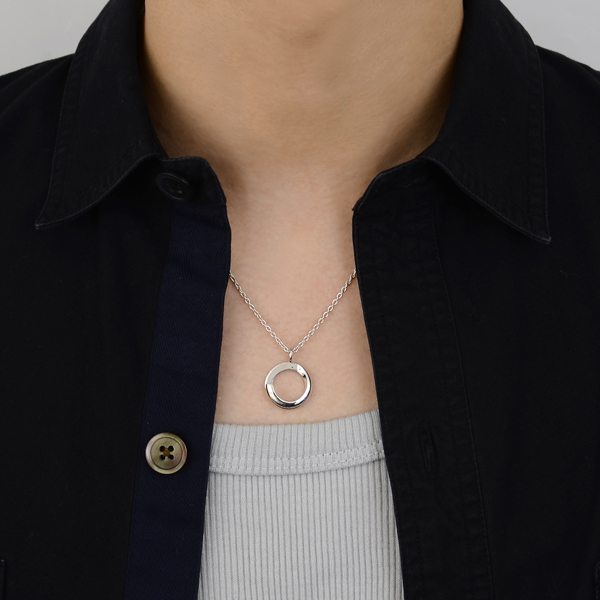 シルバーネックレス