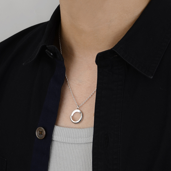 シルバーネックレス