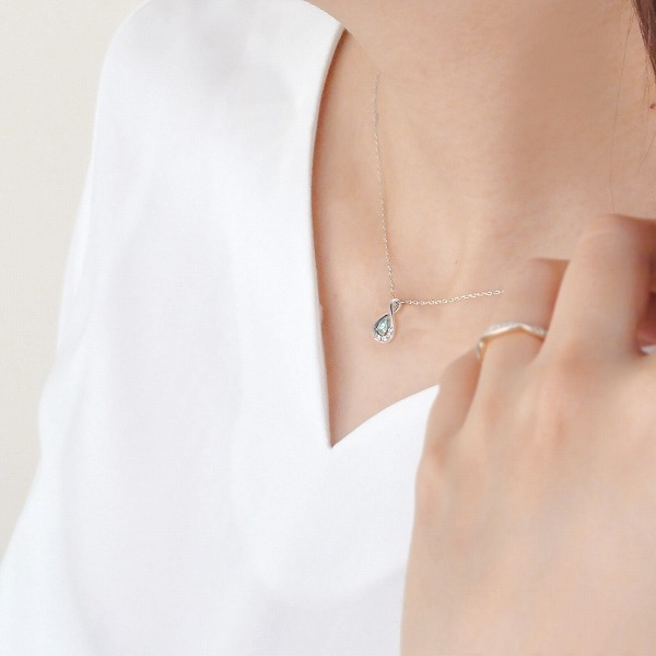 シルバーネックレス