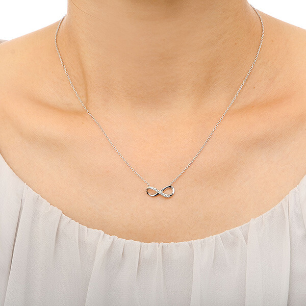 シルバーネックレス