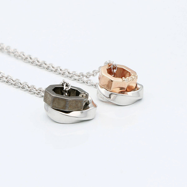 シルバーペアネックレス