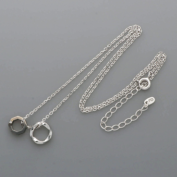 シルバーネックレス