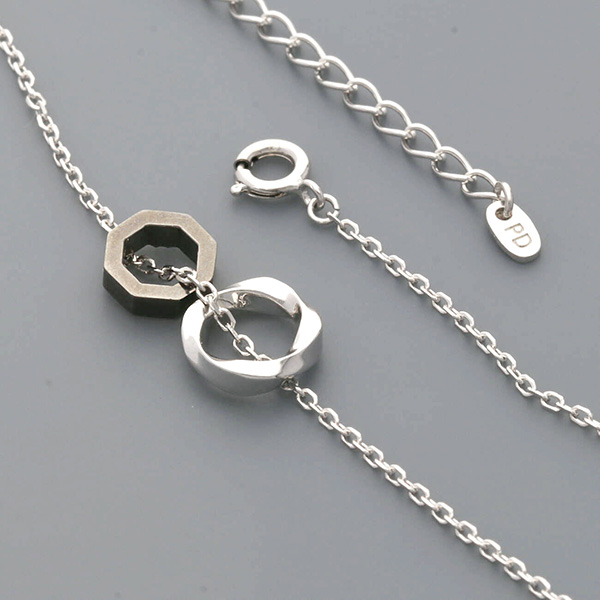 シルバーネックレス