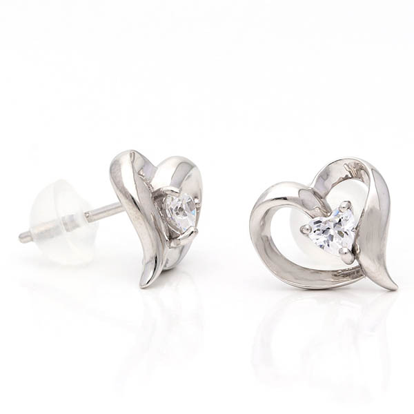 シルバースタッドピアス