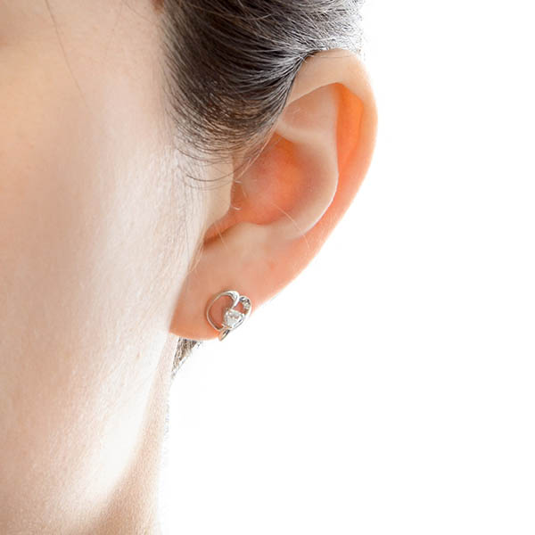 シルバースタッドピアス