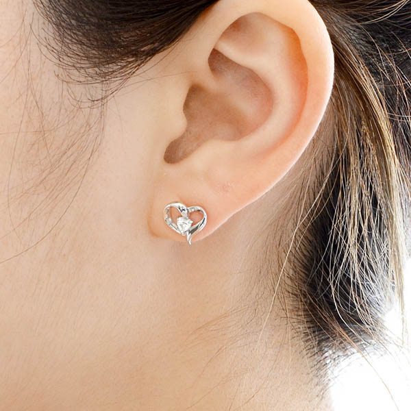 シルバースタッドピアス
