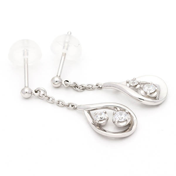 シルバースタッドピアス