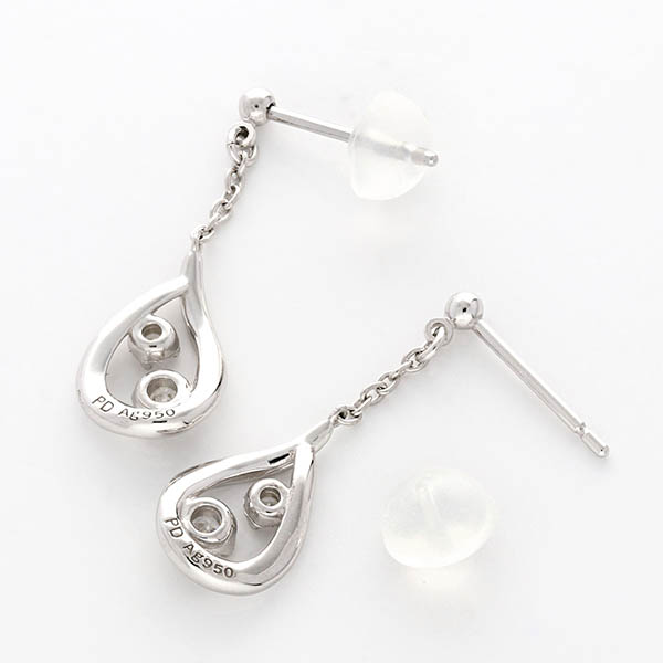 シルバースタッドピアス