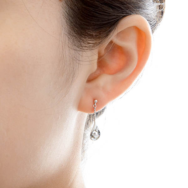 シルバースタッドピアス