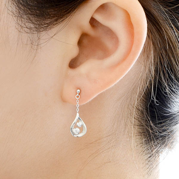 シルバースタッドピアス