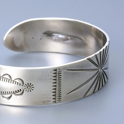 シルバーバングル