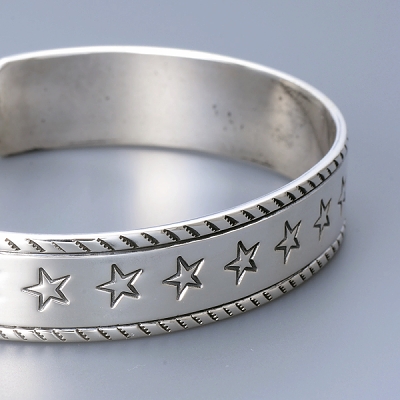 シルバーバングル