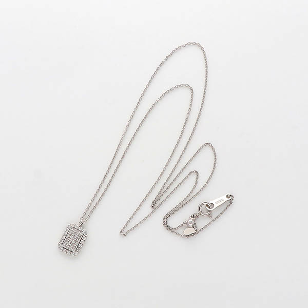 ホワイトゴールドネックレス