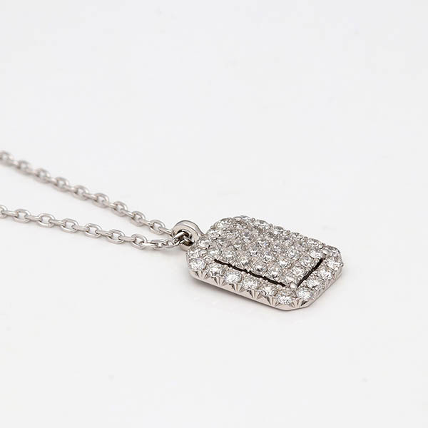 ホワイトゴールドネックレス