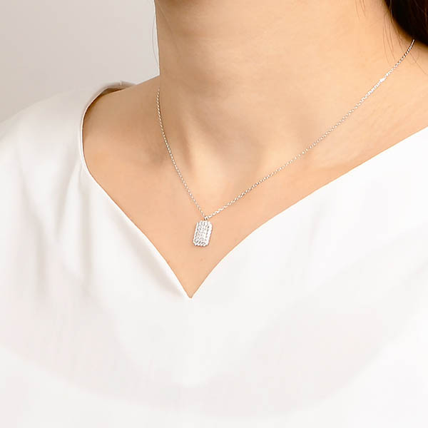 ホワイトゴールドネックレス