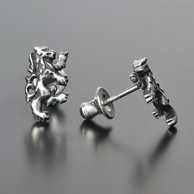 シルバースタッドピアス