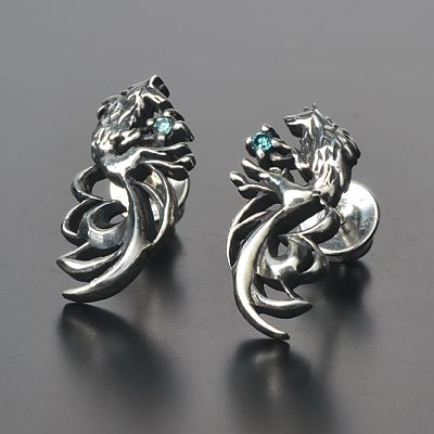 シルバースタッドピアス