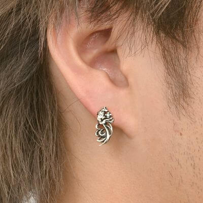 シルバースタッドピアス
